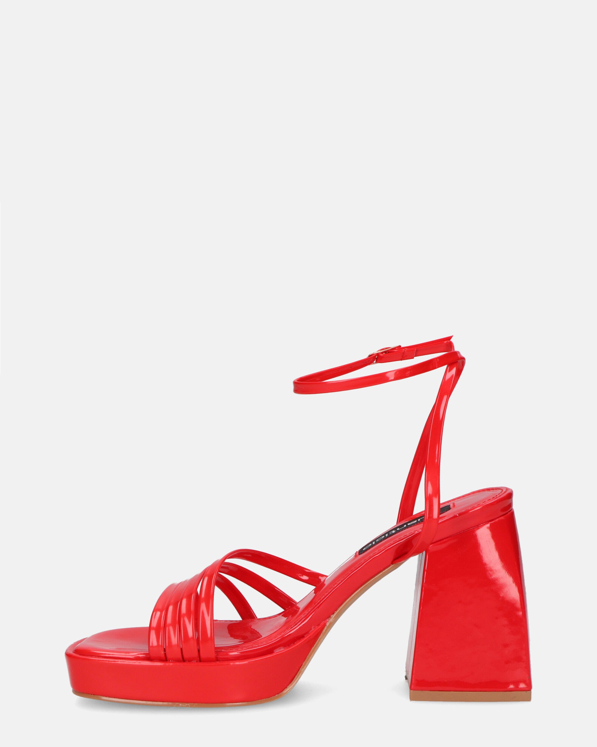 WINONA - sandales en verre rouge à talon carré