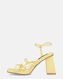 ZAHINA - sandales jaune en simili cuir à talon carré