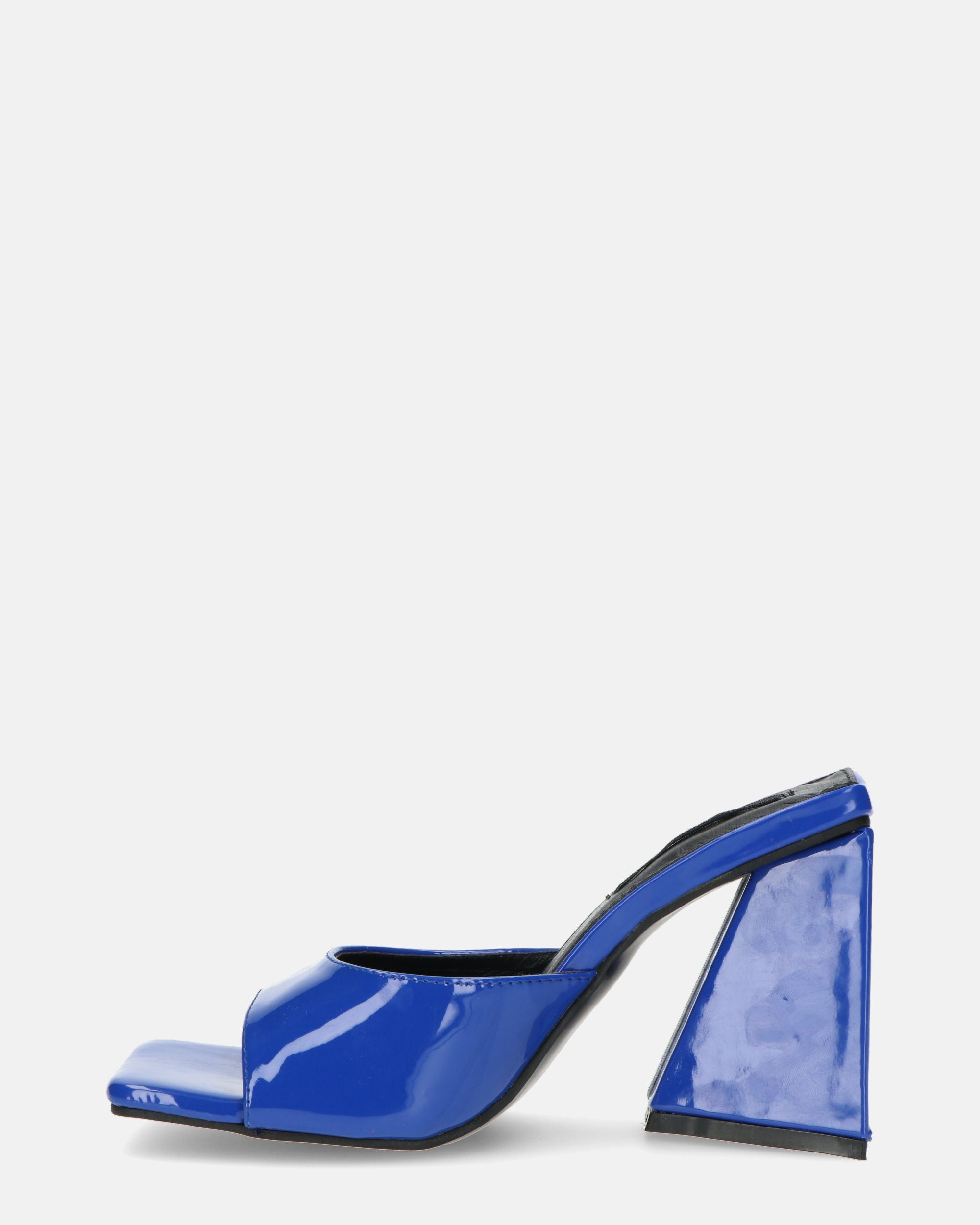 MILEY - sandales en glassy bleu à talon carré