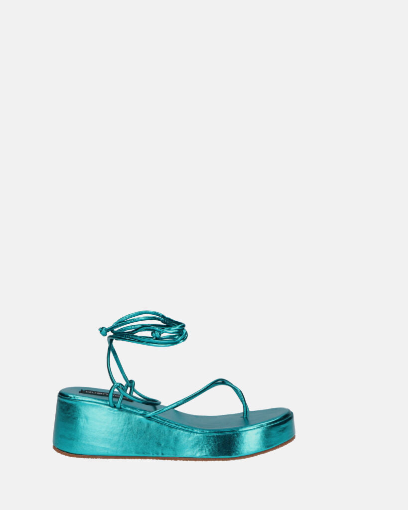 COHILA - sandales aquamarine à plateforme en glassy